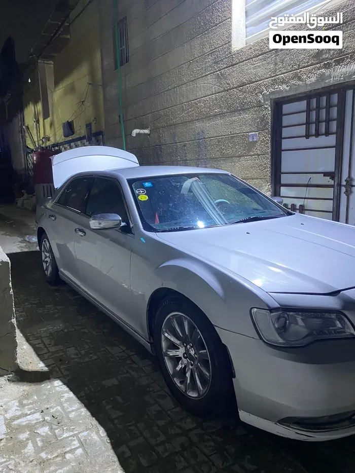 Chrysler 300 2012 photo 2