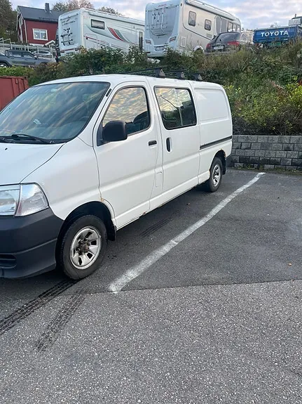 Toyota Hiace 2007 photo 2