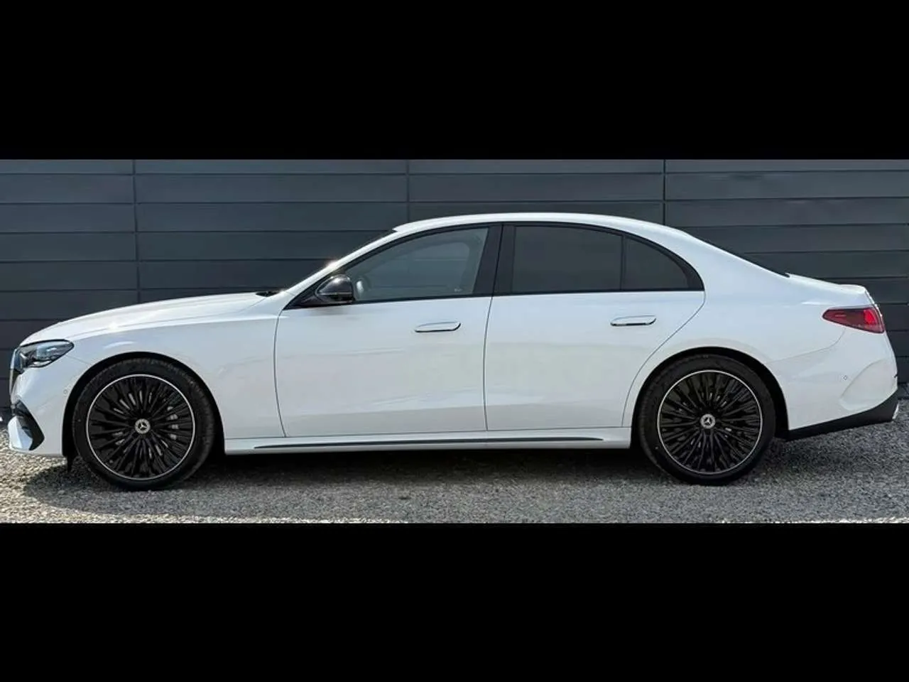 Mercedes-Benz E 220 D 2023 photo 4