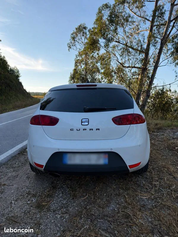 Seat Leon 2010 photo 2
