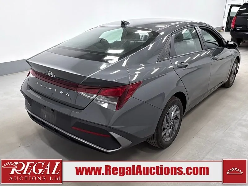 Hyundai Elantra 2026 photo 3