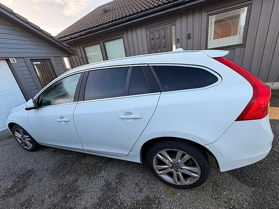 Volvo V60 2012 photo 4