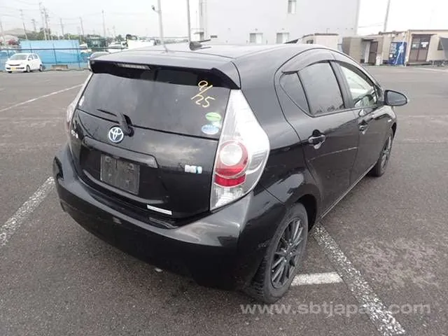 Toyota Aqua G 2014 photo 4