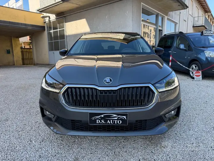 Skoda Fabia 2022 photo 2