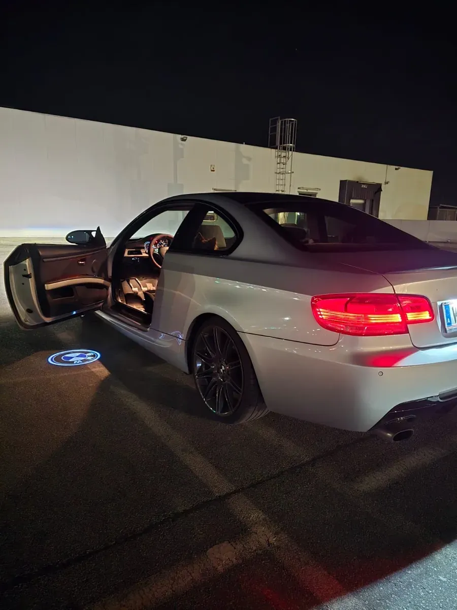 BMW 3 Series 2008 photo 2