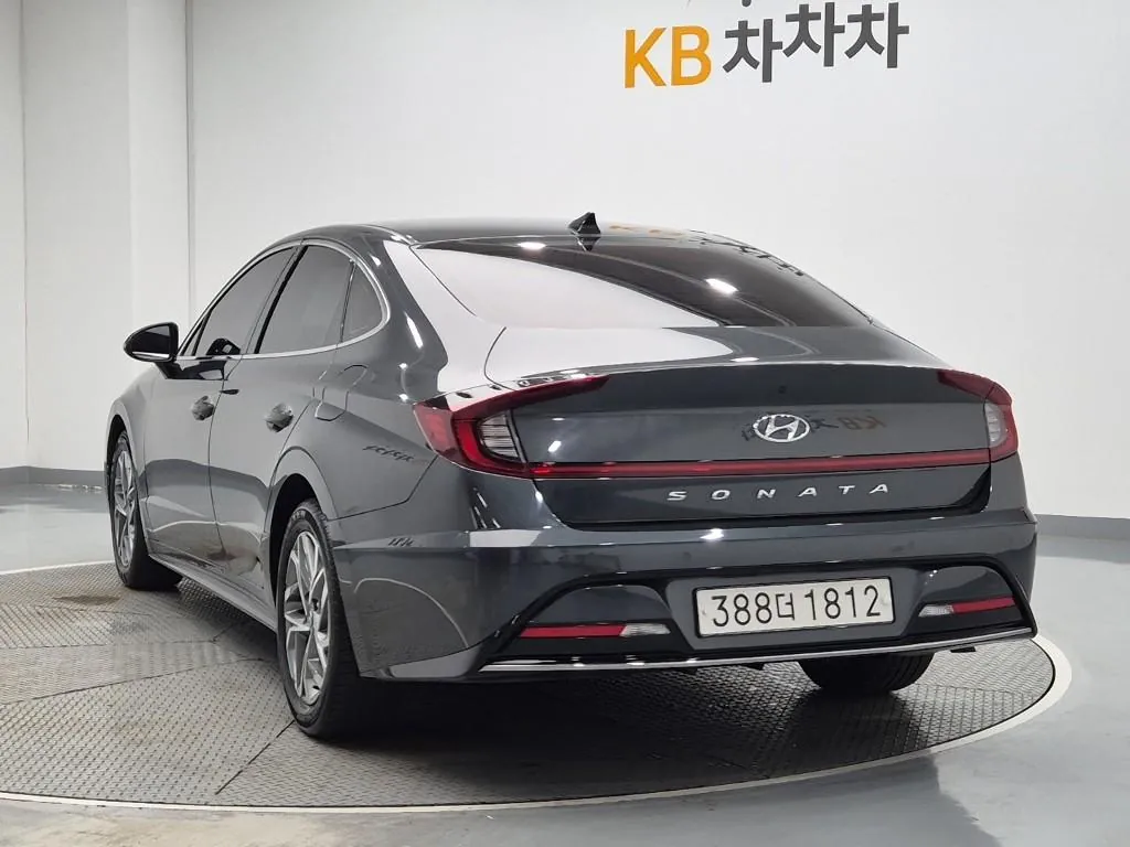 Hyundai Sonata 2022 photo 2