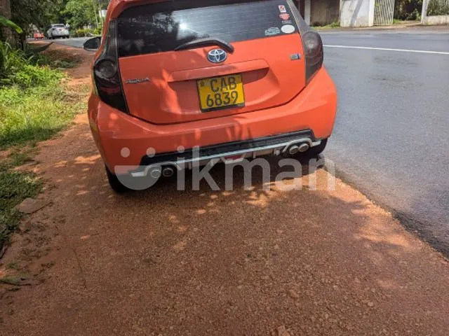 Toyota Aqua 2013 photo 2