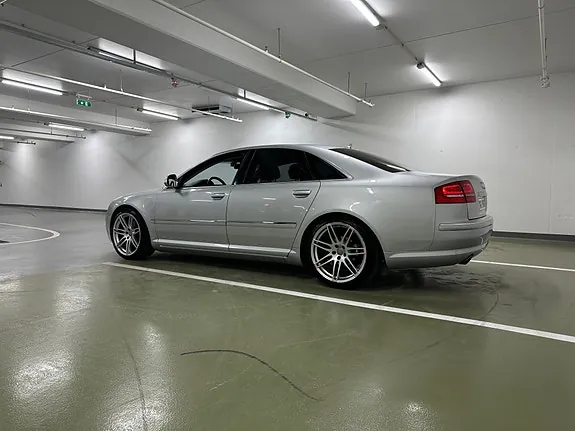 Audi A8 2008 photo 4