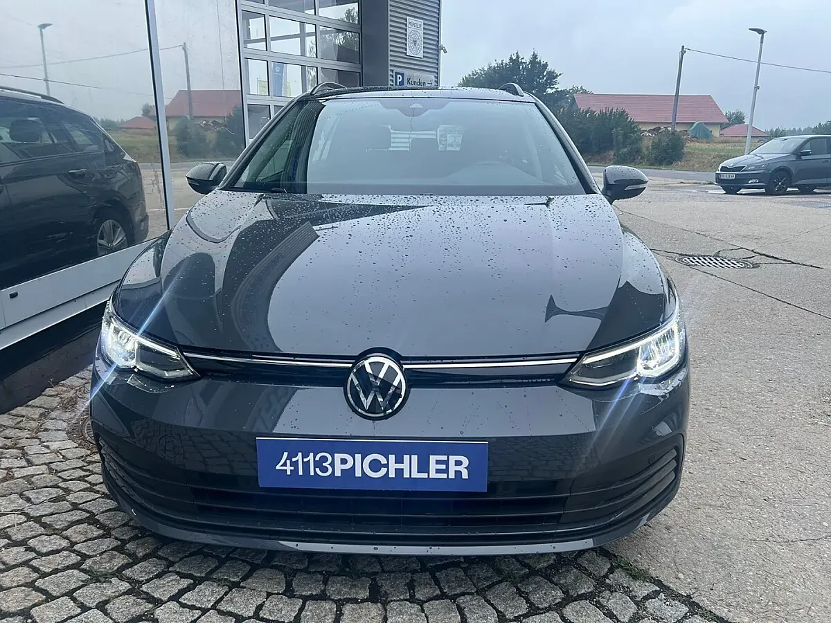 Volkswagen Golf 2023 photo 2