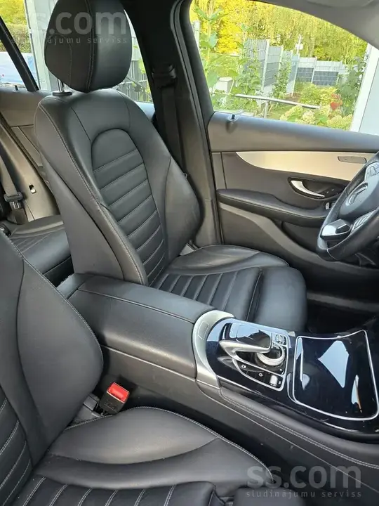 Mercedes-Benz Glc 250 2017 photo 3