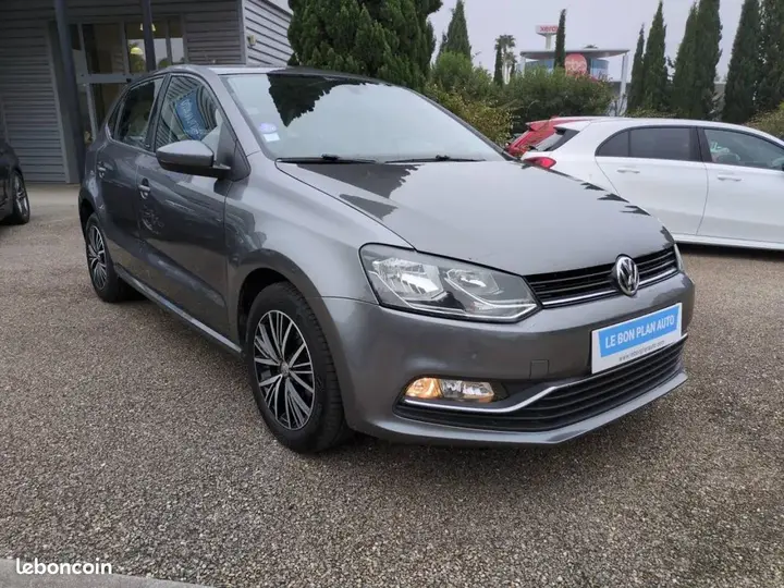 Volkswagen Polo 2016 photo 2
