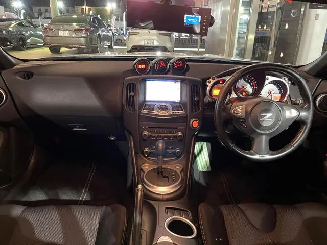 Nissan Fairlady Z 2010 photo 2