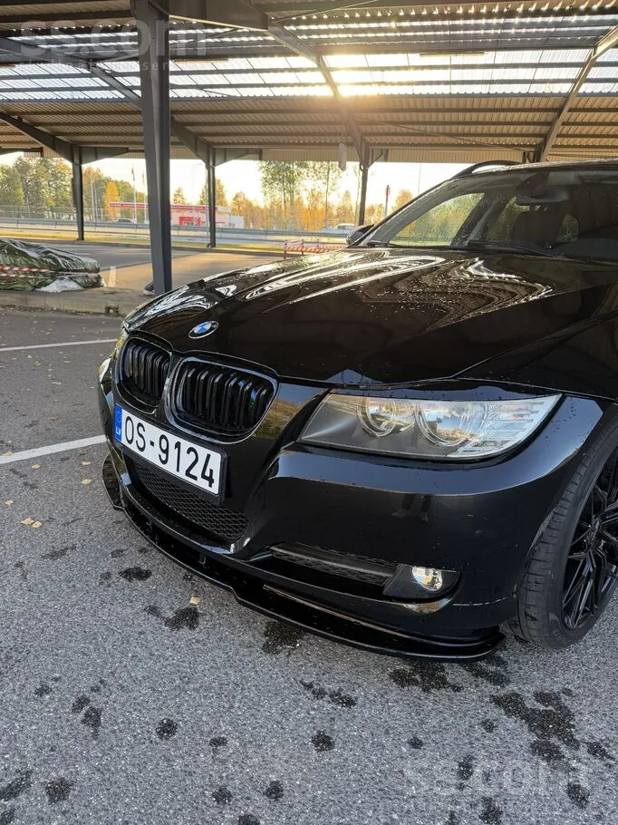 BMW 318 2009 photo 3