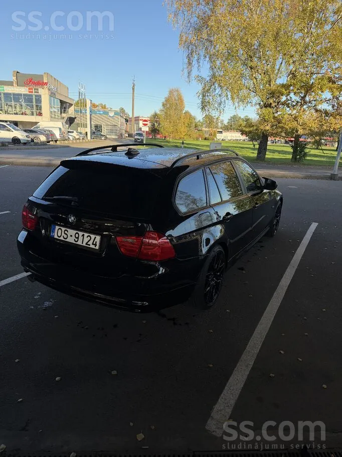 BMW 318 2009 photo 5