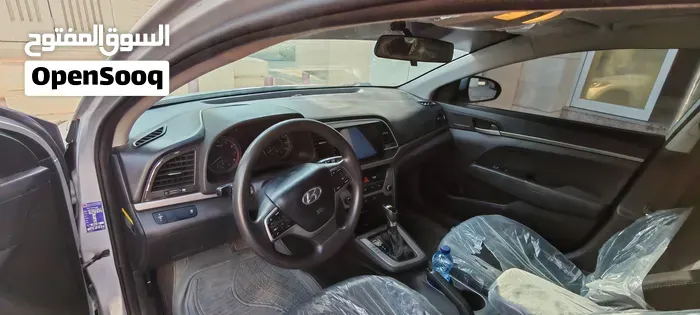Hyundai Elantra 2018 photo 4
