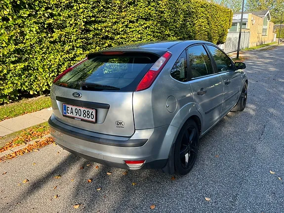 Ford Focus 2005 photo 2