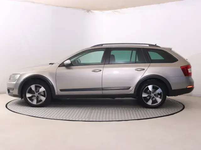Skoda Octavia 2015 photo 2