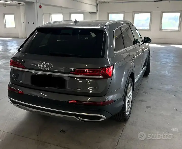 Audi Q7 2022 photo 3