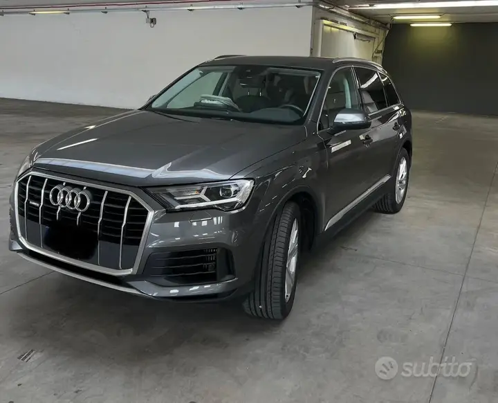 Audi Q7 2022 photo 2