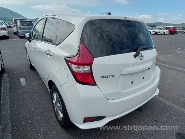 Nissan Note 2017 photo 3