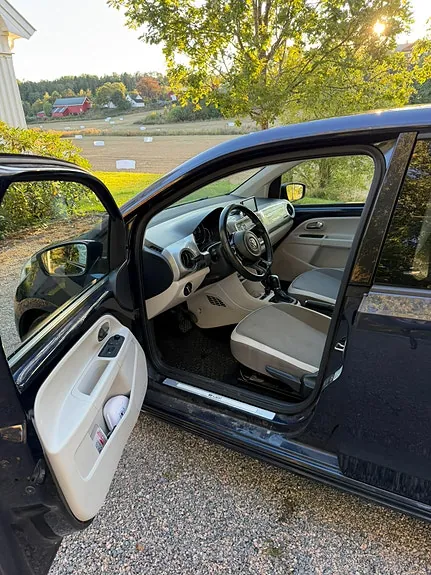 Volkswagen E-Up! 2014 photo 4