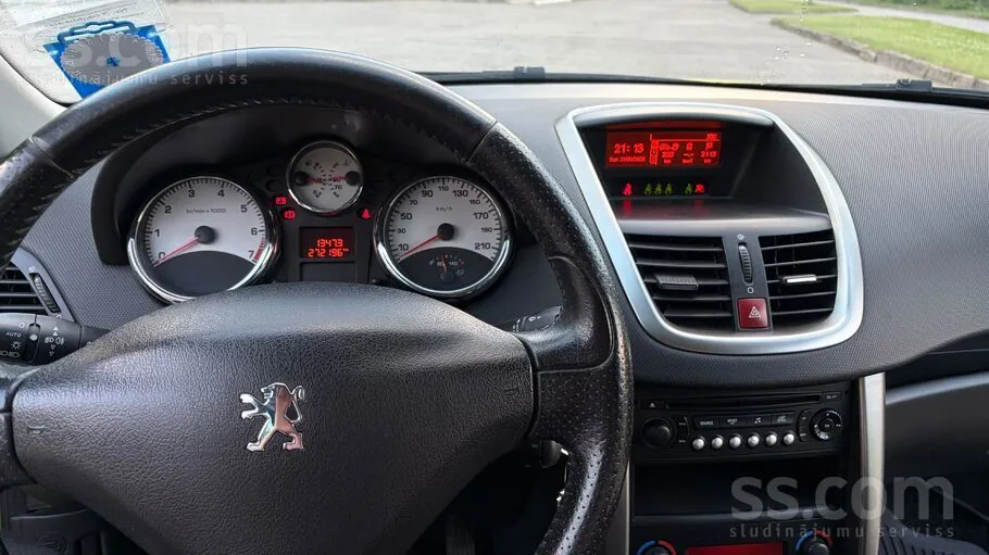 Peugeot 207 2008 photo 4