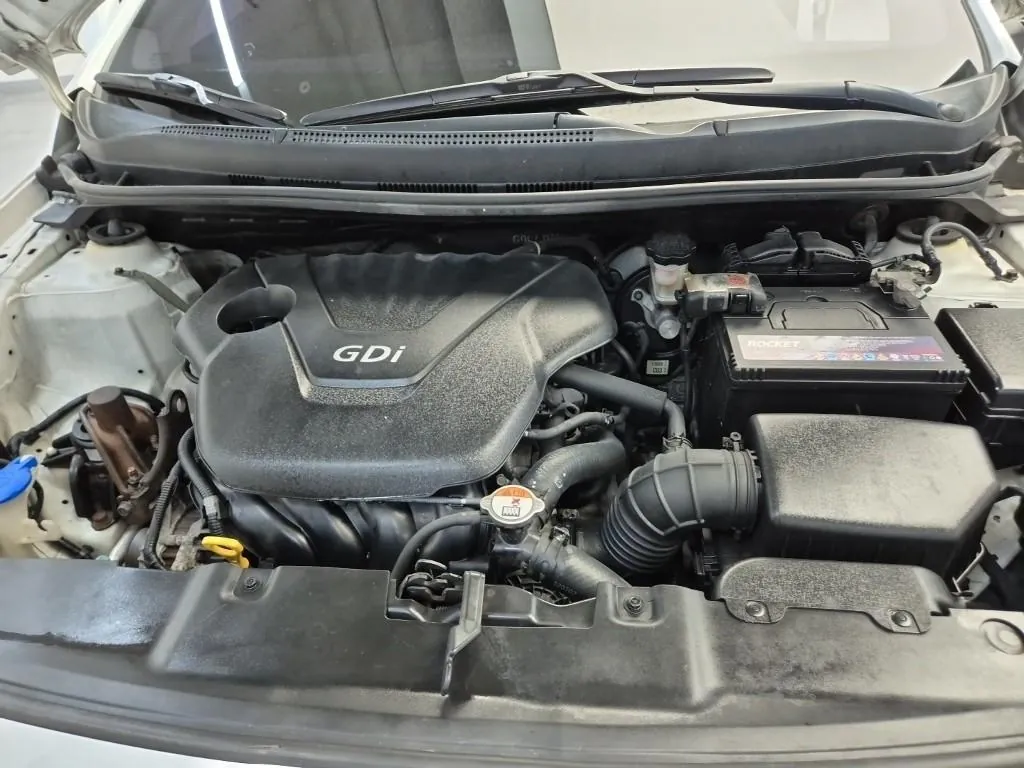 Hyundai Accent 2012 photo 5
