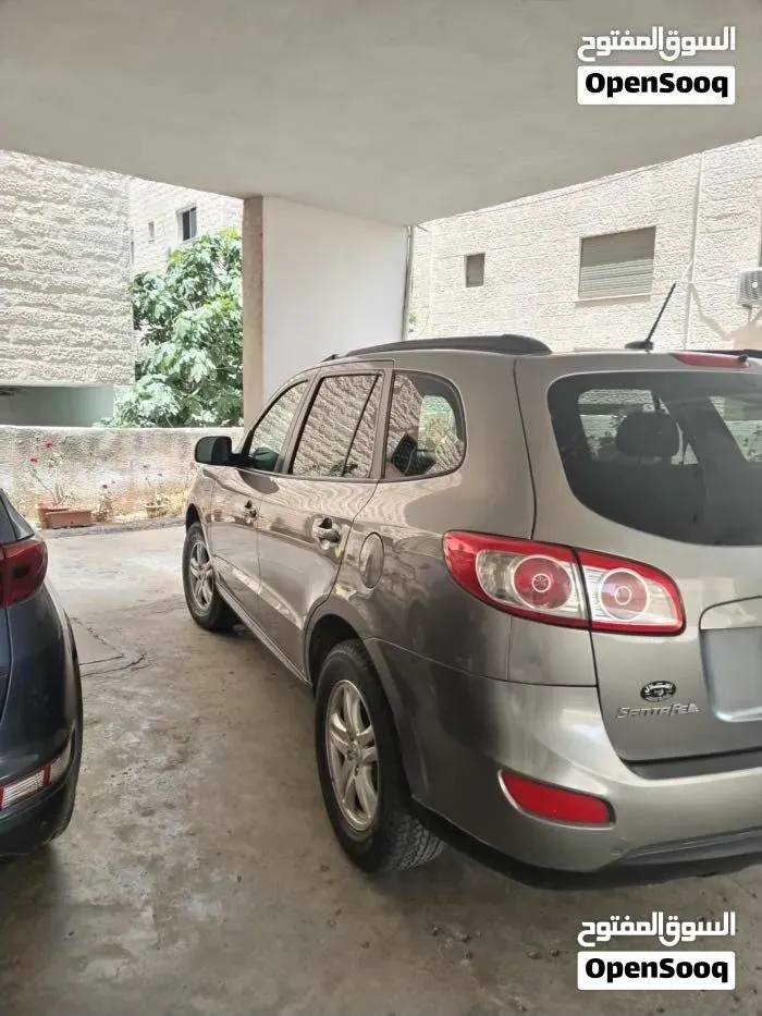 Hyundai Santa Fe 2012 photo 2