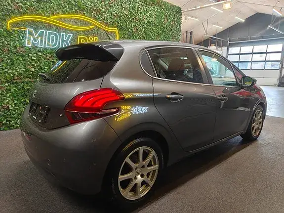 Peugeot 208 2018 photo 4