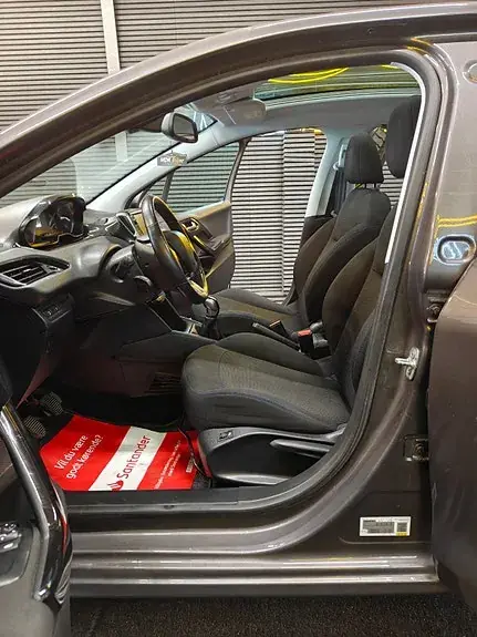 Peugeot 208 2018 photo 5