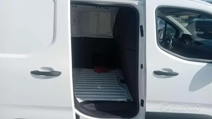Peugeot Partner 2022 photo 3