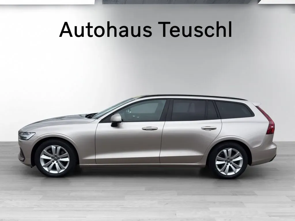 Volvo V60 2025 photo 2