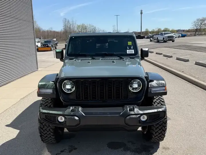 Jeep Wrangler 2026 photo 2