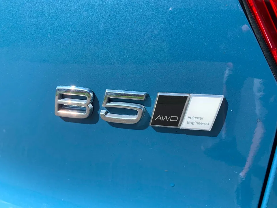 Volvo Xc40 Plus 2023 photo 4