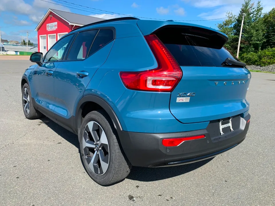 Volvo Xc40 Plus 2023 photo 3