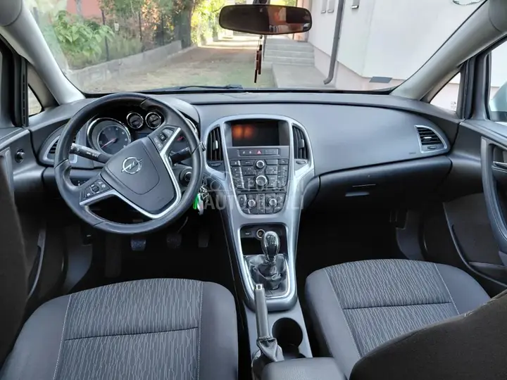 Opel Astra 2015 photo 3