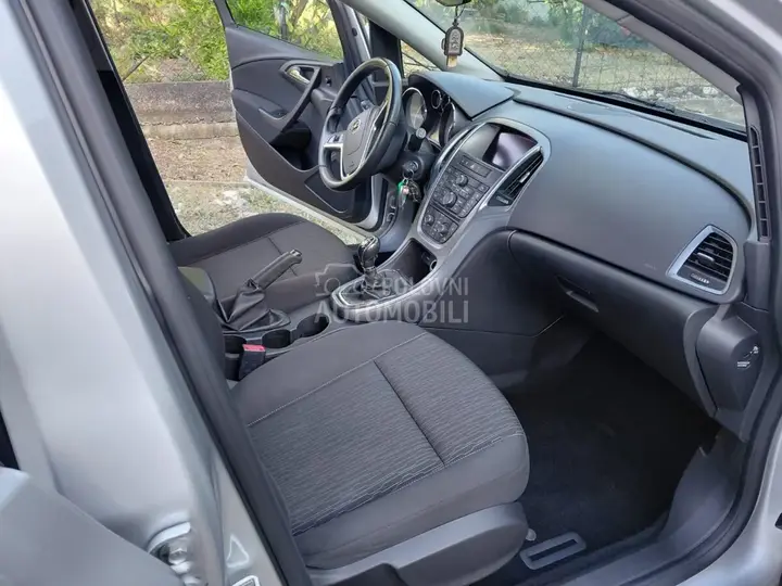 Opel Astra 2015 photo 4