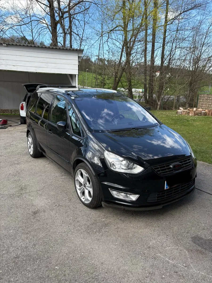 Ford Galaxy 2015 photo 2