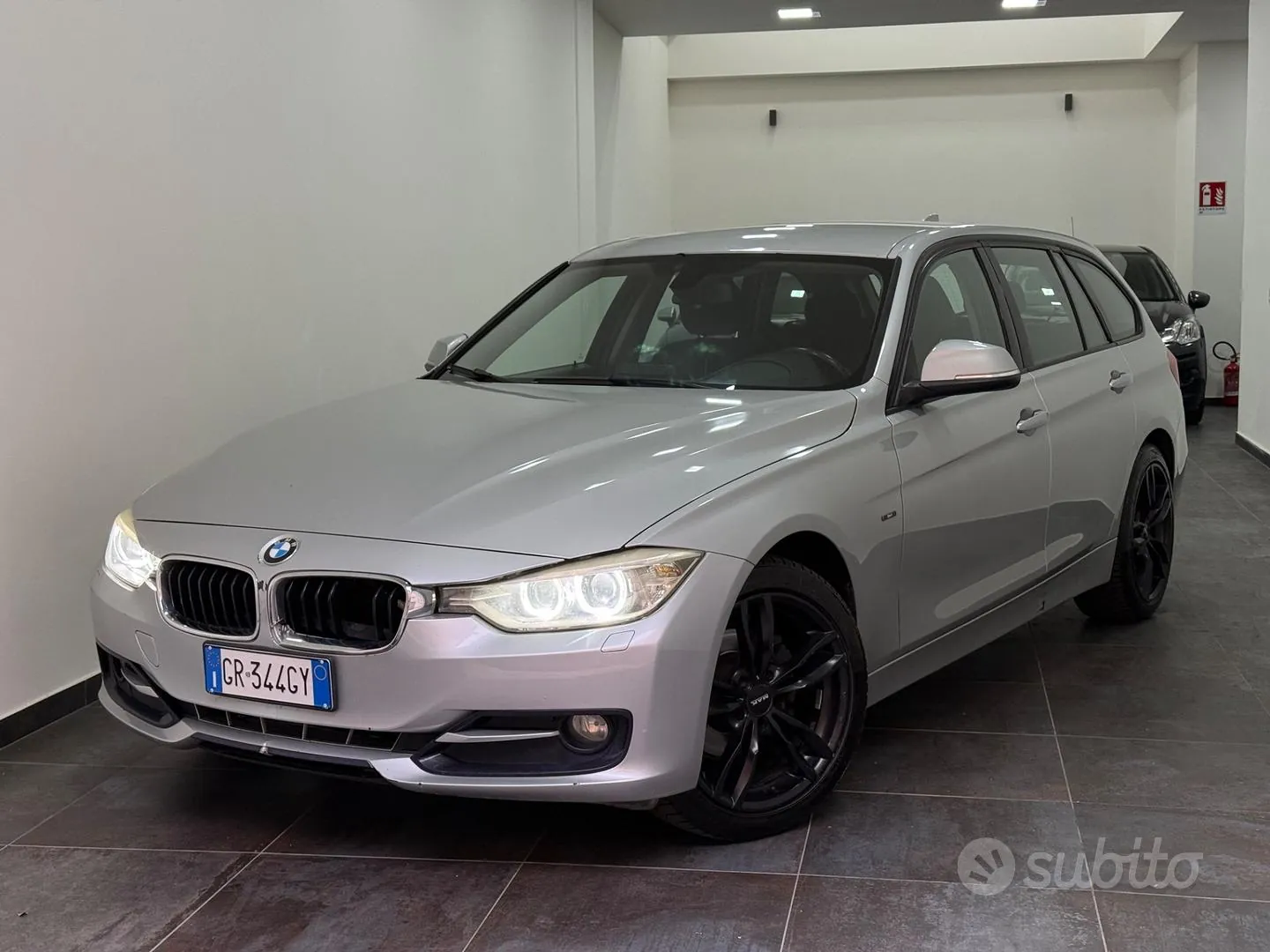BMW 316D 2013 photo 2