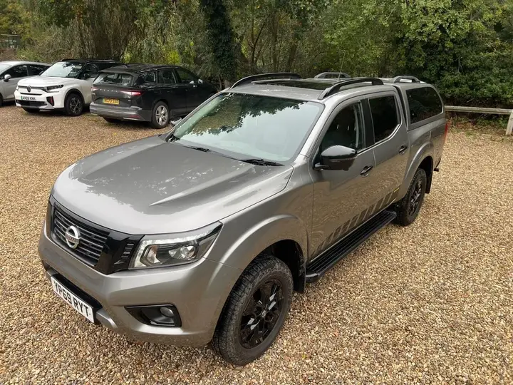 Nissan Navara 2019 photo 2