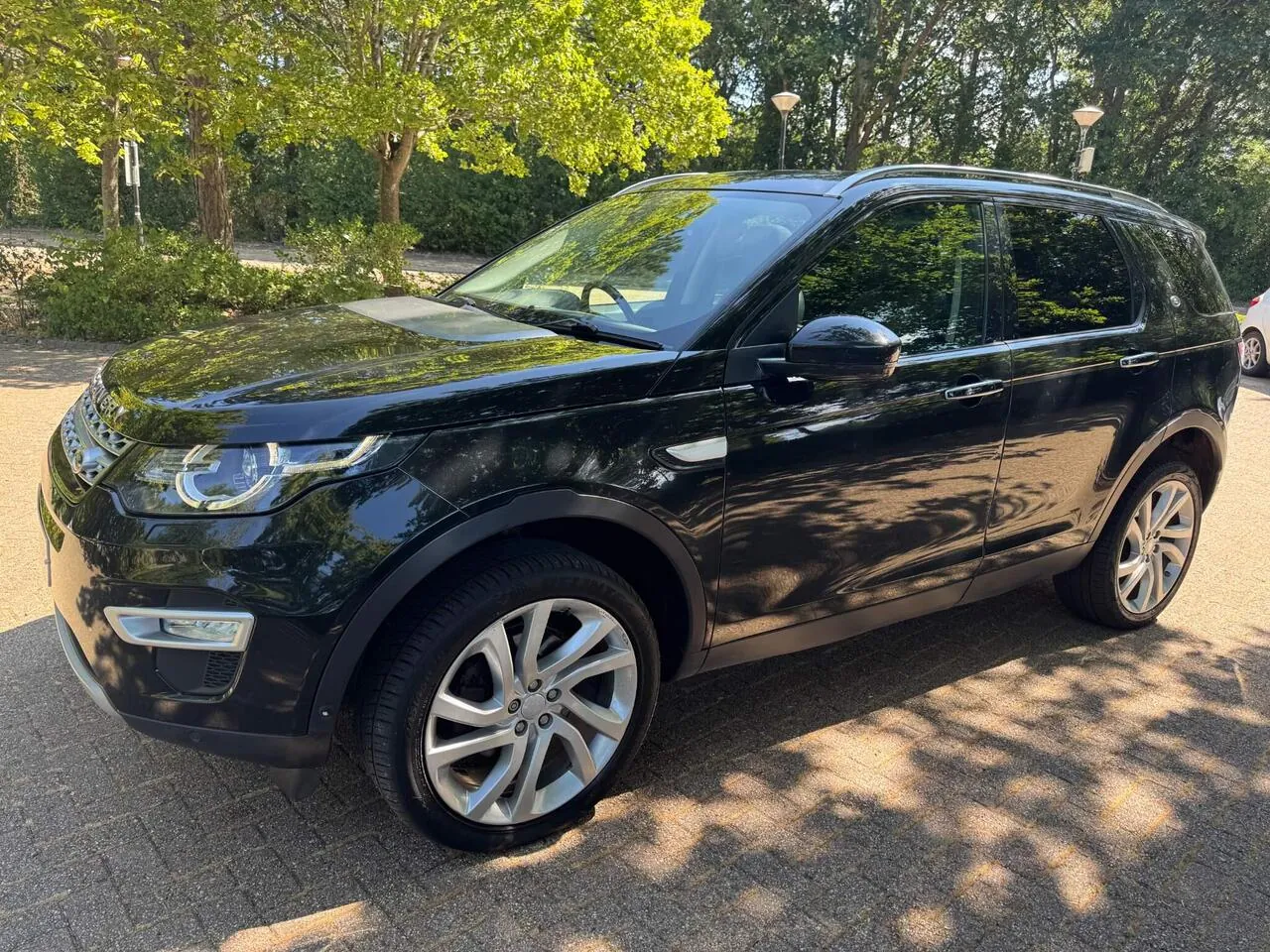 Land Rover Discovery Sport 2018 photo 3