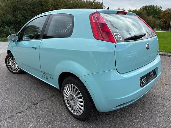 Fiat Grande Punto 2009 photo 3