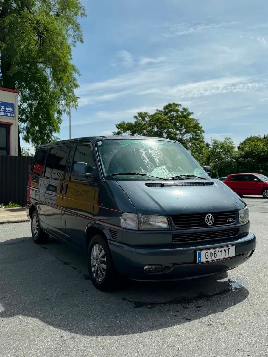 Volkswagen T4 1997 photo 2
