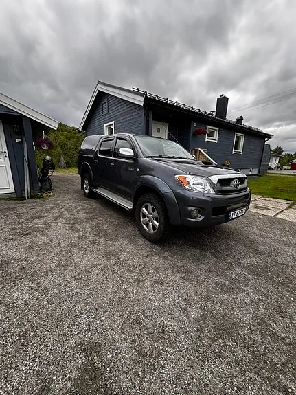 Toyota Hilux 2010 photo 2