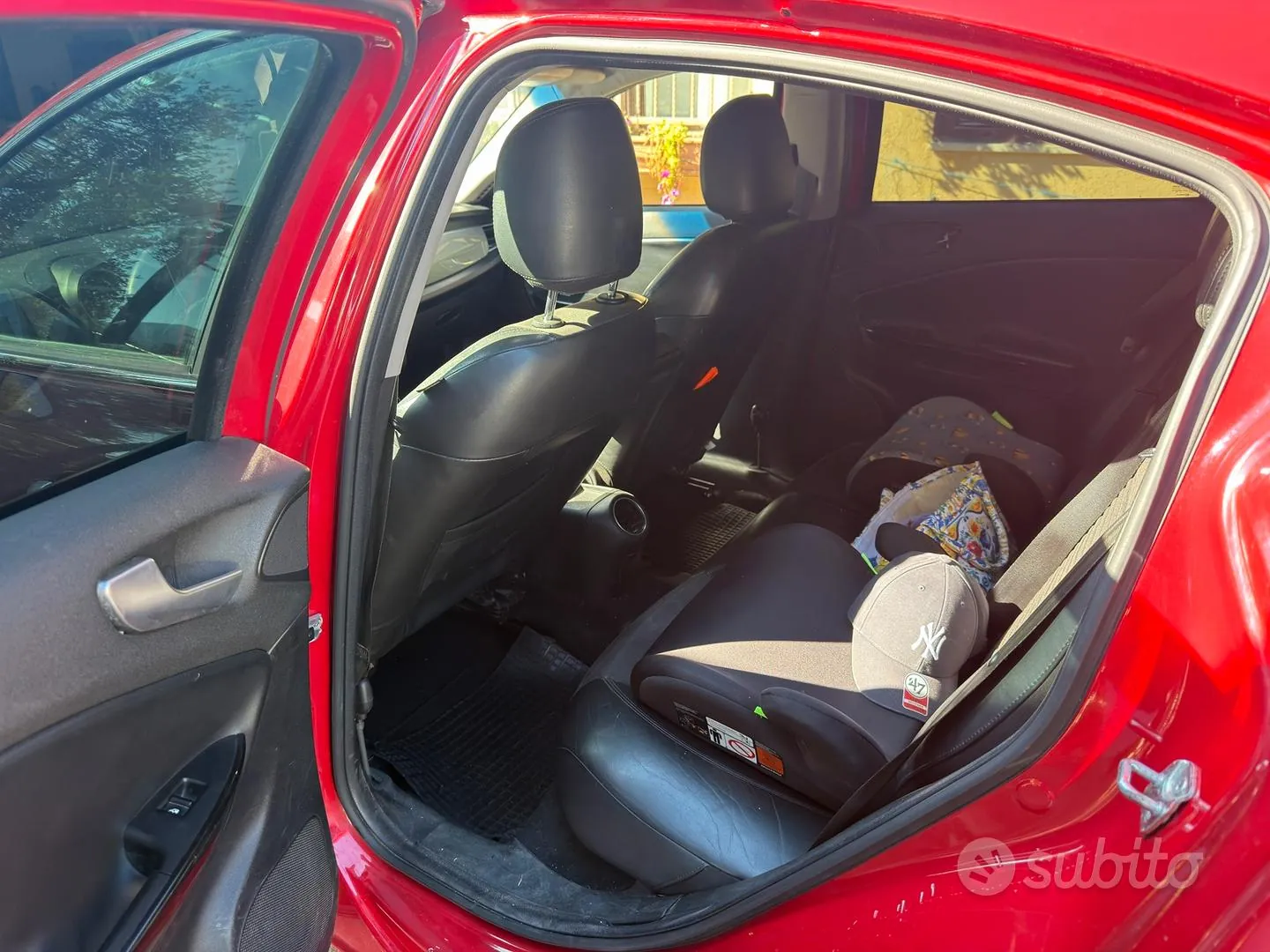 Alfa Romeo Giulietta 2012 photo 2