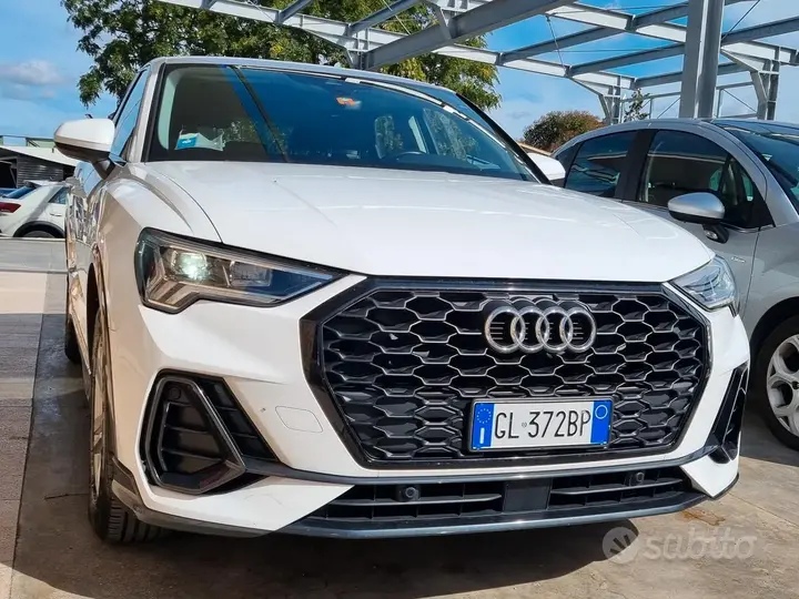 Audi Q3 2022 photo 2