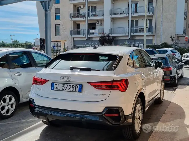 Audi Q3 2022 photo 4