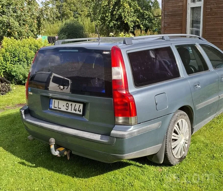 Volvo V70 2002 photo 2