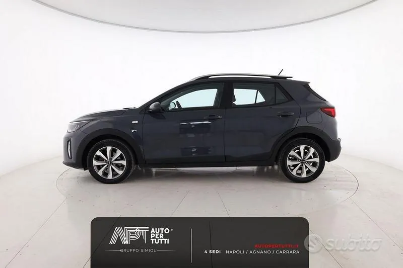 Kia Stonic 2023 photo 2