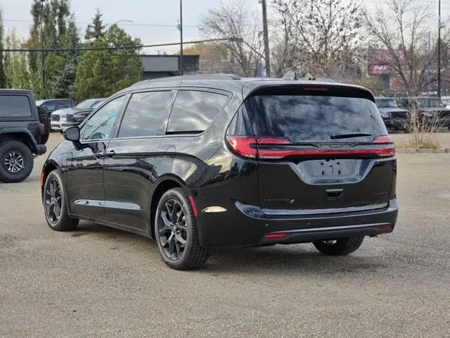 Chrysler Pacifica 2027 photo 4